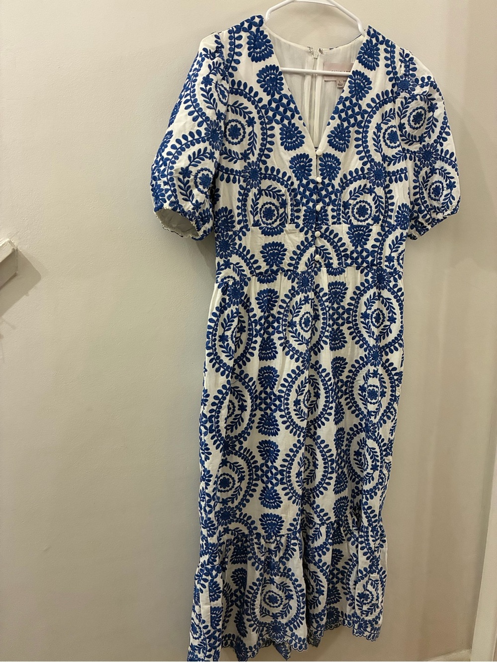 Adelyn Rae - Blue and White V-Neck Embroidered Midi Dress - large
